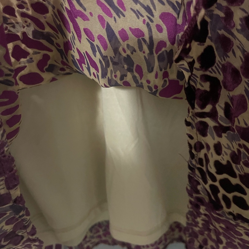 💕317 Easel Purple and Cream Leopard Print Blouse - Picture 6 of 6